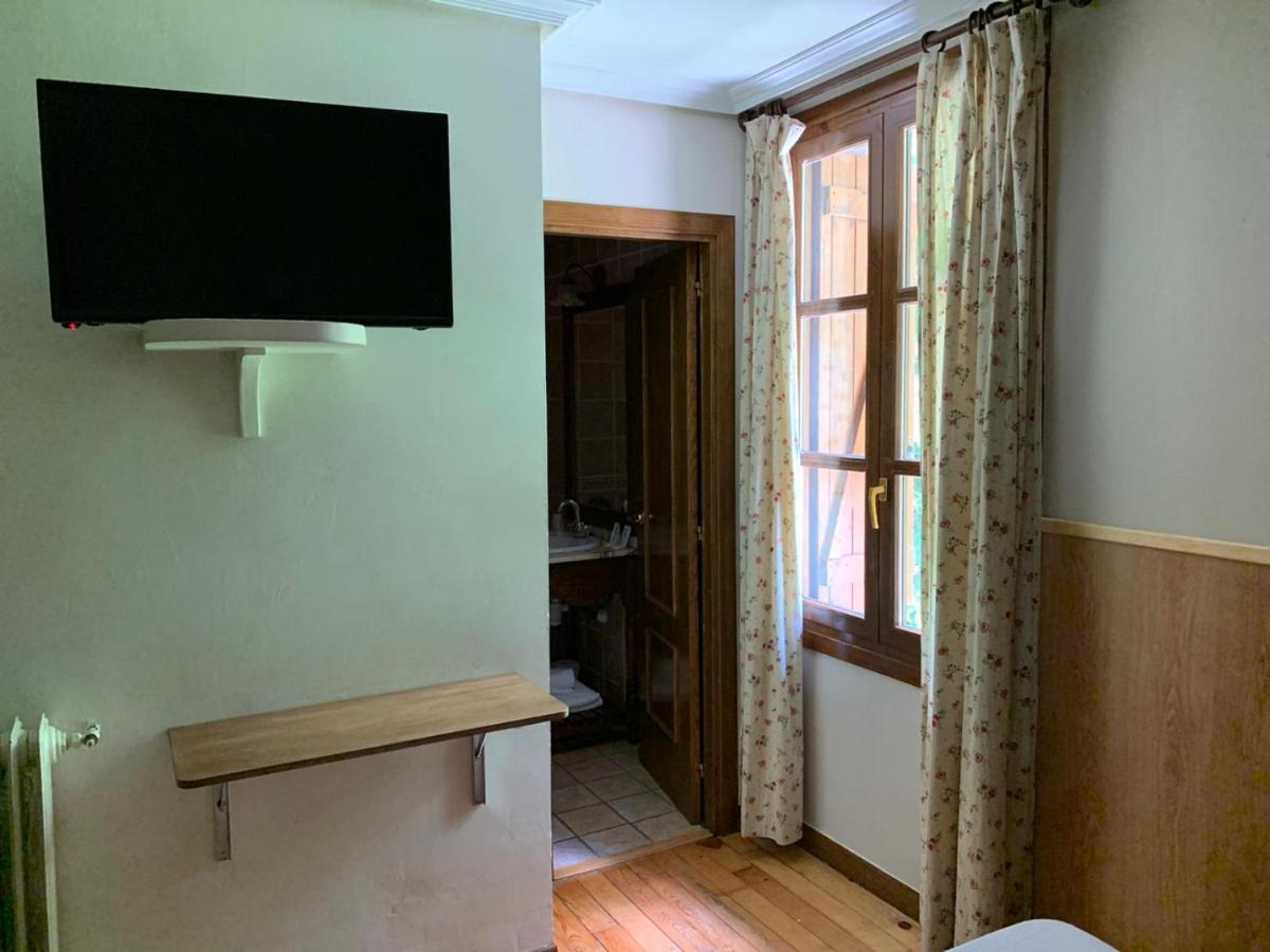 Hotel Charle جاكا المظهر الخارجي الصورة