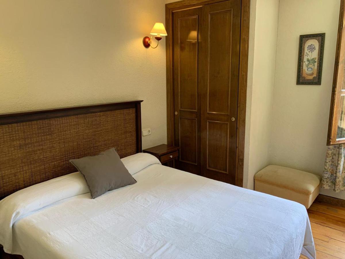 Hotel Charle جاكا المظهر الخارجي الصورة