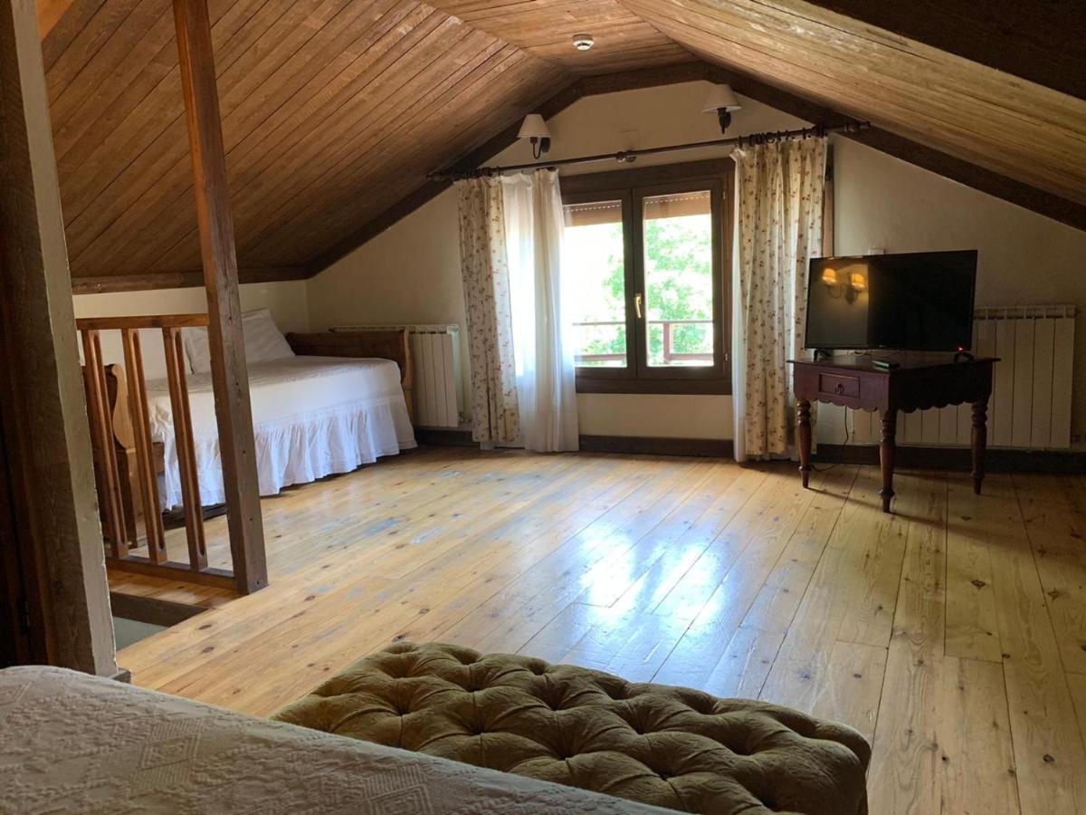 Hotel Charle جاكا المظهر الخارجي الصورة