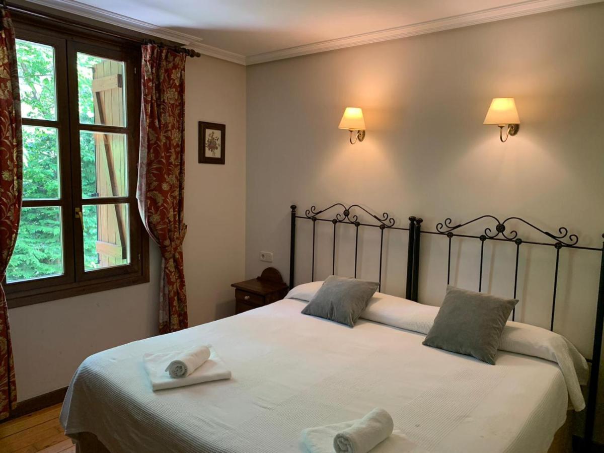 Hotel Charle جاكا المظهر الخارجي الصورة