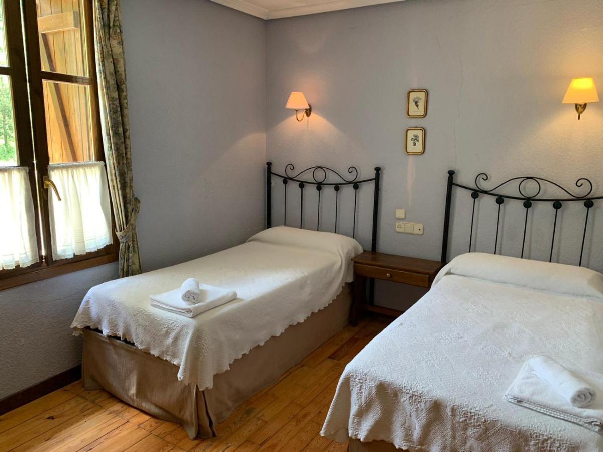 Hotel Charle جاكا المظهر الخارجي الصورة