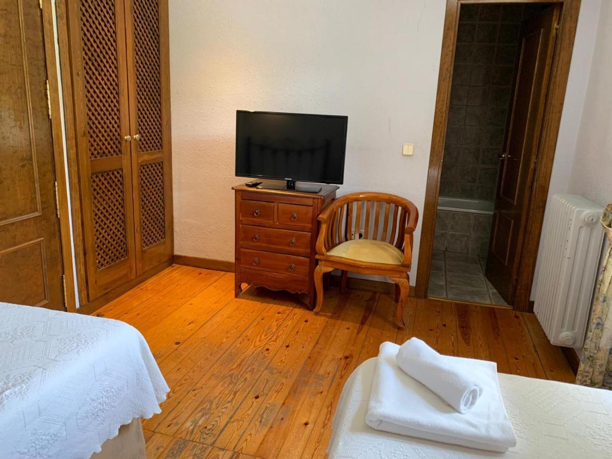 Hotel Charle جاكا المظهر الخارجي الصورة