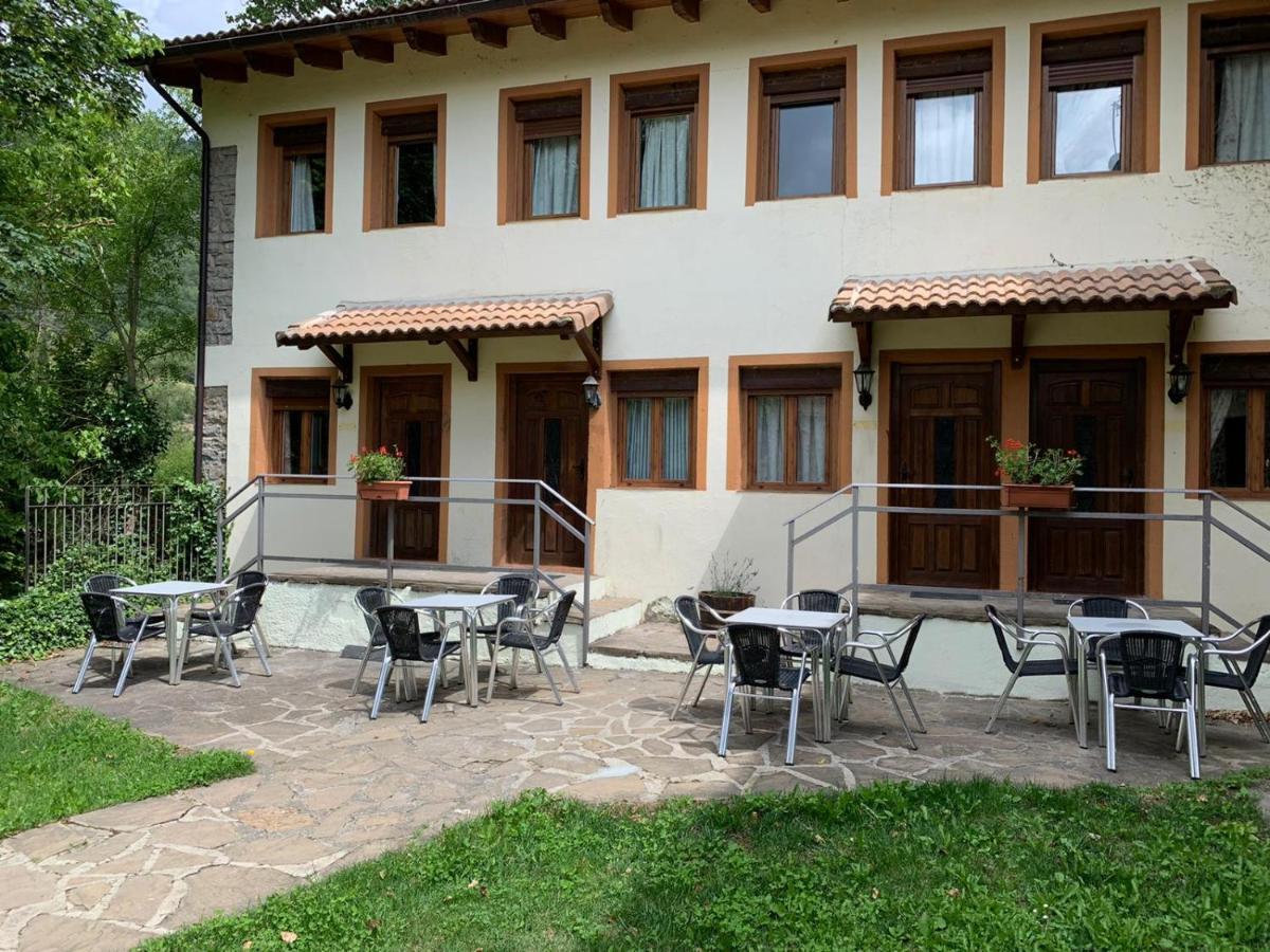 Hotel Charle جاكا المظهر الخارجي الصورة